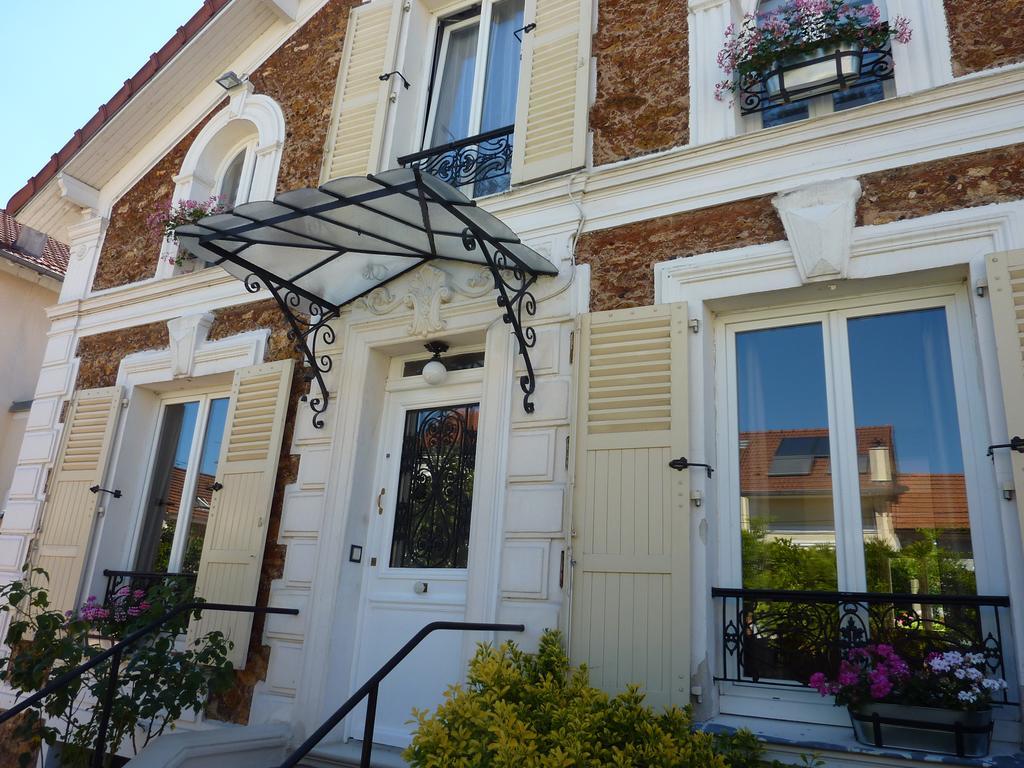 Maison Romantique Bed & Breakfast เลอแปโรซูร์มาร์น ภายนอก รูปภาพ